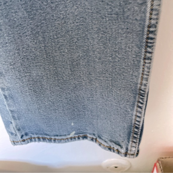 LEVI SIGNATURE GOLD MAN/WOMAN DISTRESSED GRUNGE LOOK LIGHT WASH JEANS 34/30 - Picture 4 of 10